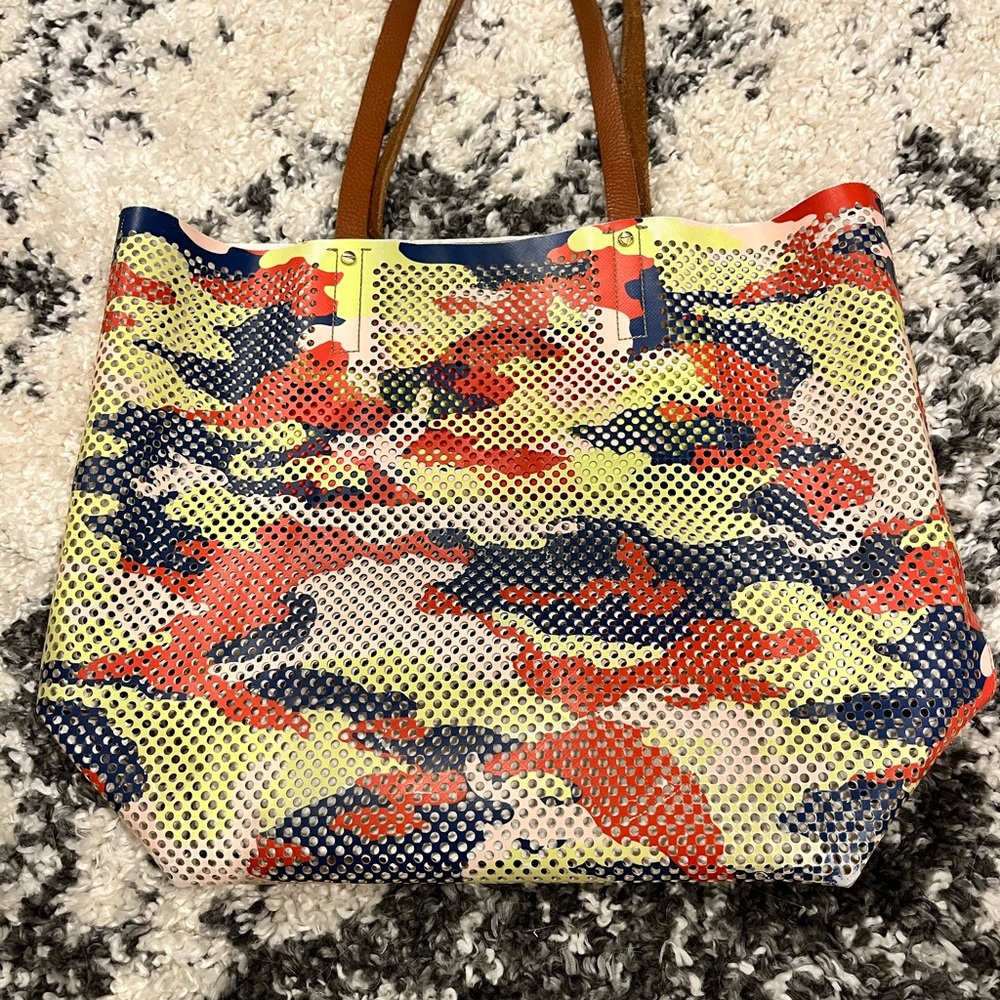 KESTREL Perforated Camouflage Tote Bag